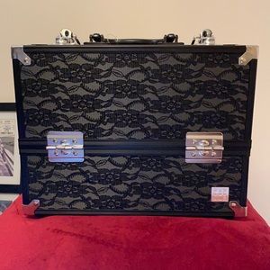 Caboodles Organizing Make Up Case